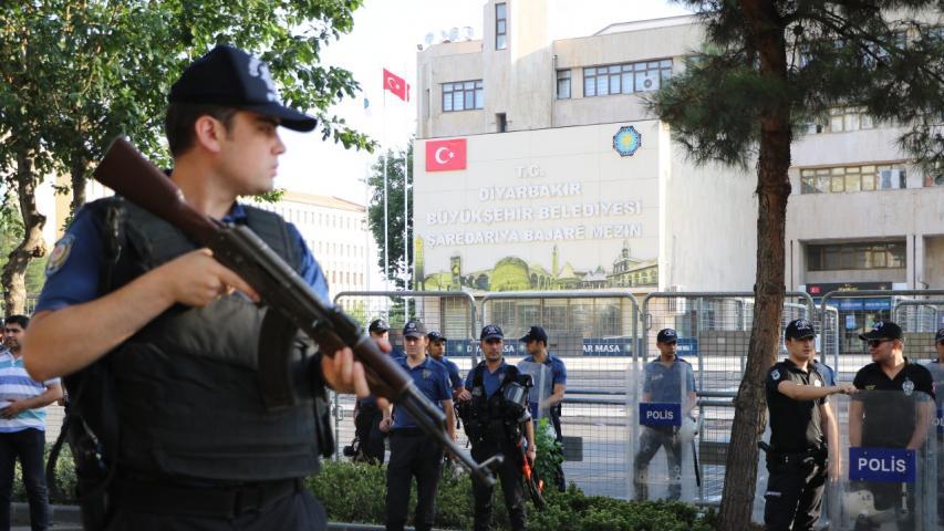 turkey_diyarbakir_police