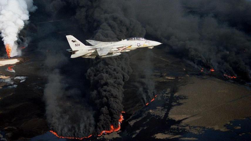 1200px-f-14a_vf-114_over_burning_kuwaiti_oil_well_1991