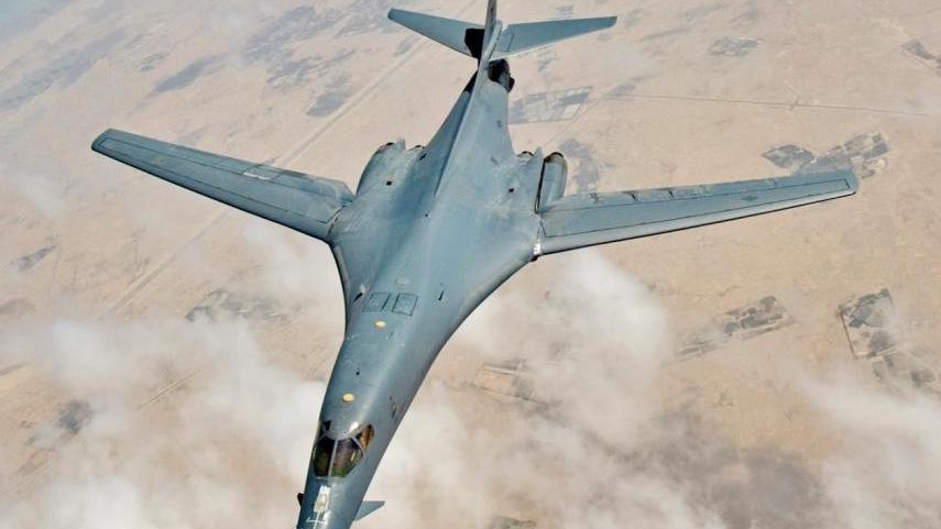 b-1b_air_refueling