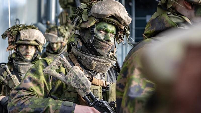 Finse NAVO soldaten
