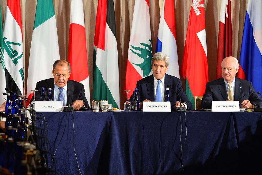 Internationale machten onderhandelen over Syrië en... voeren oorlog