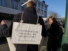 Vredesactivisten brengen onverwachts bezoek aan de ambtswoning van de premier
